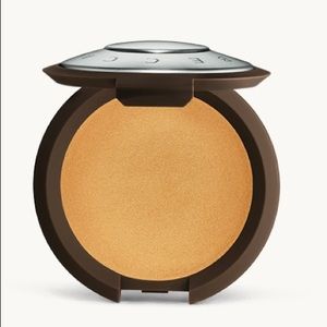 Becca cosmetics highlighter